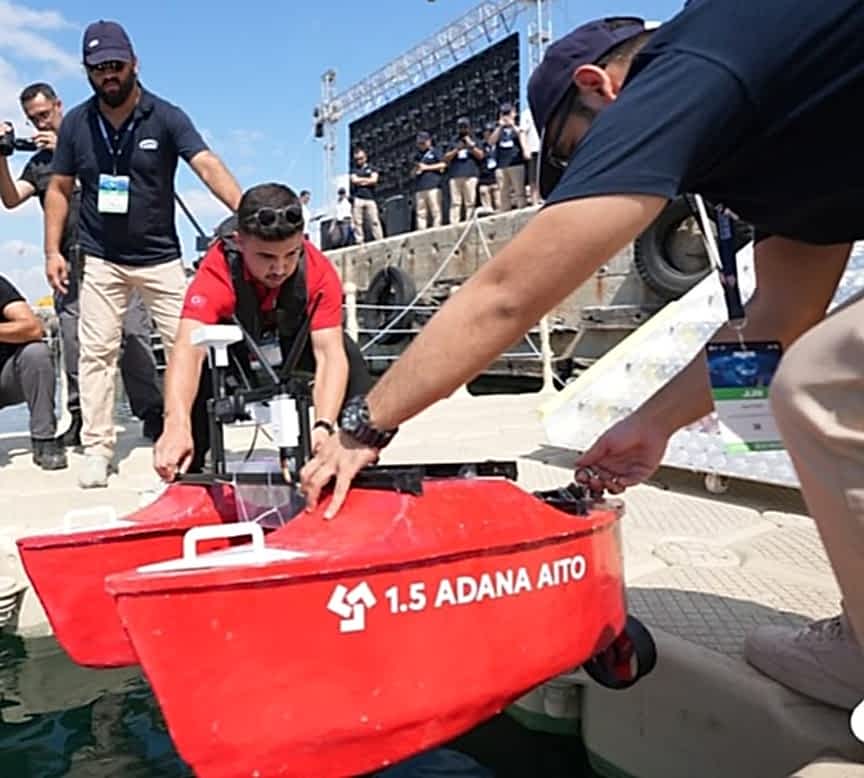İstanbul Deniz Tersanesi Komutanlığında düzenlenen TEKNOFEST İnsansız Deniz Aracı Yarışması’nda,  1.5 Adana SGM AITO Takımı tüm aşamaları başarıyla tamamlayarak Türkiye üçüncüsü oldu.
